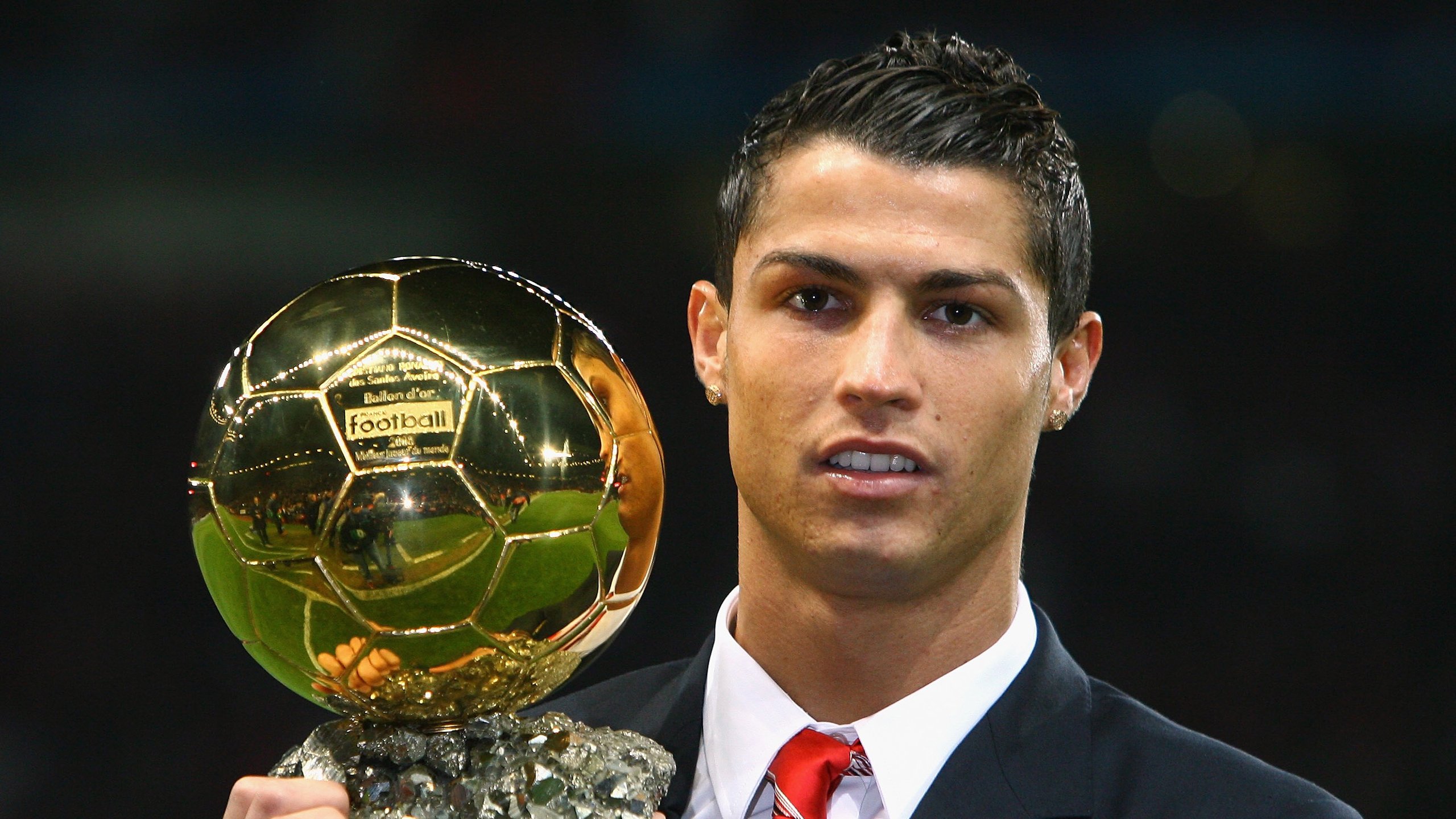 加拉塔萨雷欧冠大名单出炉：奥斯梅恩因伤缺席，萨内在列